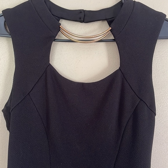 Sexy little black dress, perfect for a night out - Picture 3 of 3